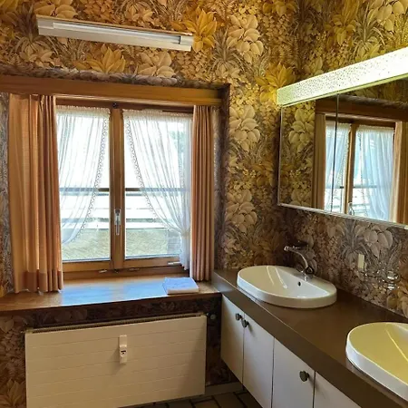 Chasa Pin アパート *